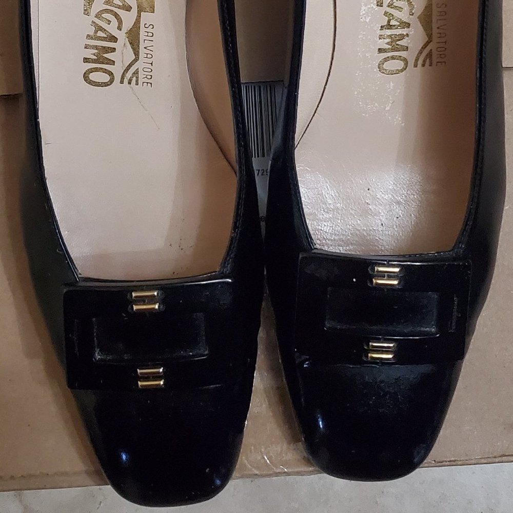 Black patent leather Salvatore Ferragamo ladies' pumps. Size 6.5